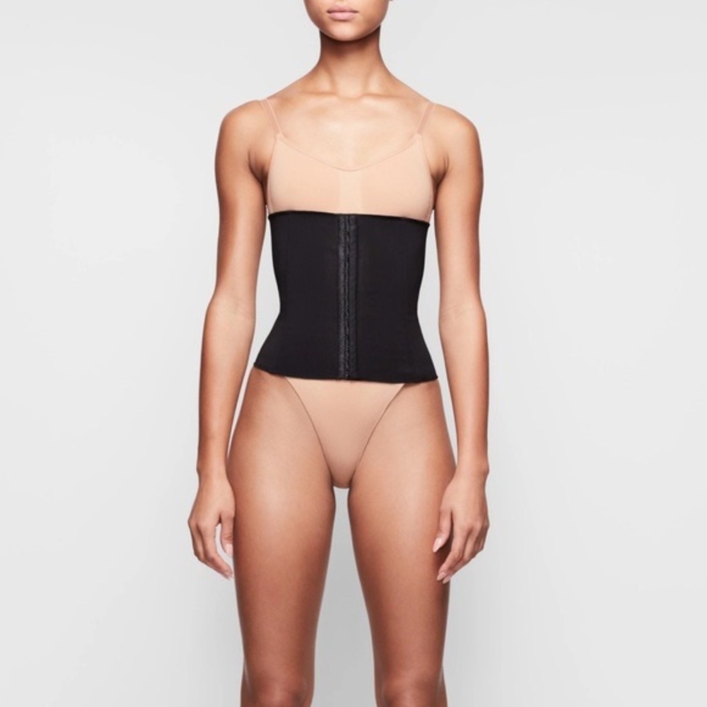 NWT Skims Black Waist Trainer